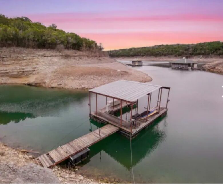 Casa T on Lake Travis in Devil's Cove - Jonestown, Texas