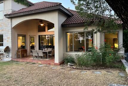 Casa T on Lake Travis in Devil's Cove - Jonestown, Texas