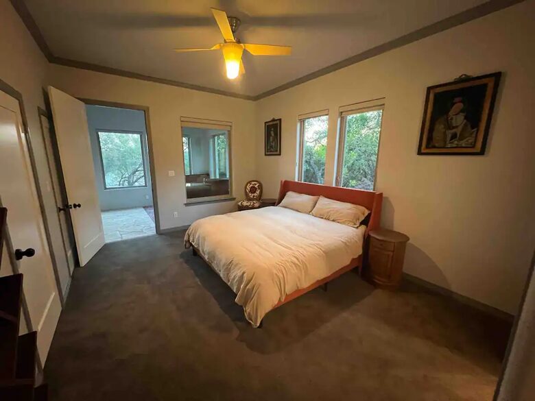 Casa T on Lake Travis in Devil's Cove - Jonestown, Texas
