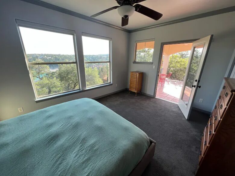 Casa T on Lake Travis in Devil's Cove - Jonestown, Texas