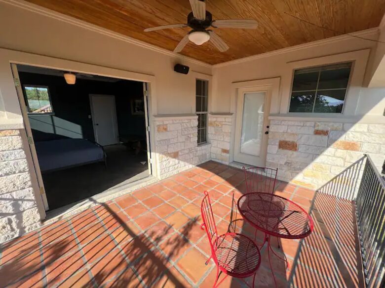 Casa T on Lake Travis in Devil's Cove - Jonestown, Texas