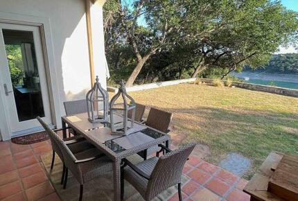 Casa T on Lake Travis in Devil's Cove - Jonestown, Texas