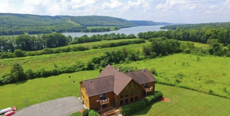 Lake View Lodge on Beltzville Lake - Lehighton, Pennsylvania