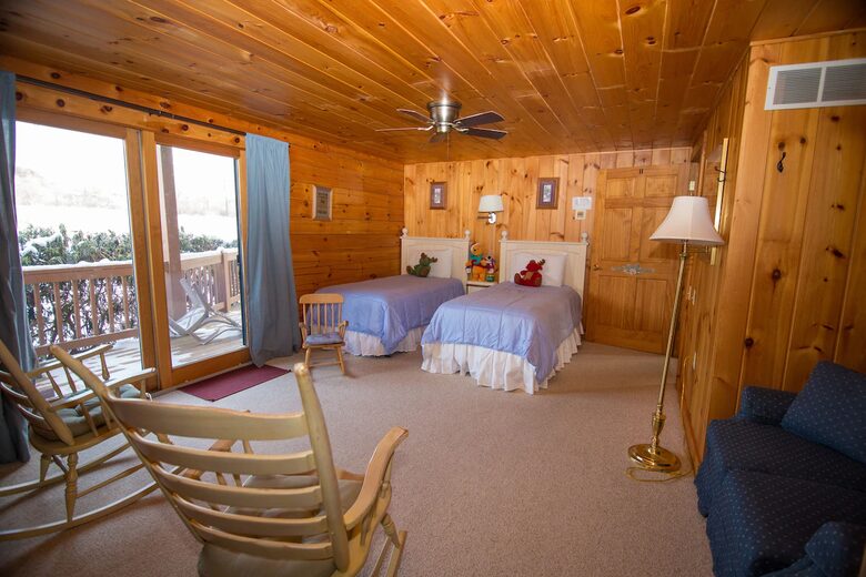 Lake View Lodge on Beltzville Lake - Lehighton, Pennsylvania