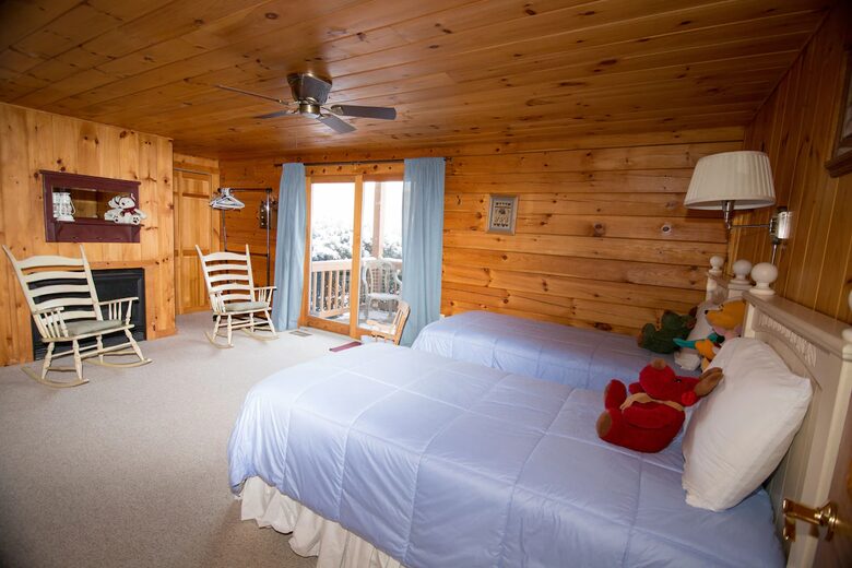 Lake View Lodge on Beltzville Lake - Lehighton, Pennsylvania