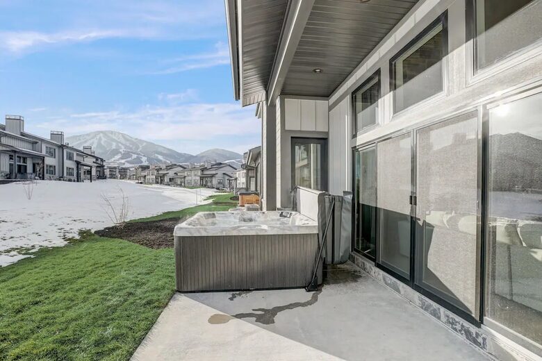 Luxury Ski and Summer Home on the Jordanelle - Heber City, Utah