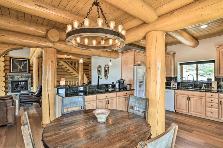 Big Mack | Luxury Twin Lakes Cabin - Twin Lakes, Colorado