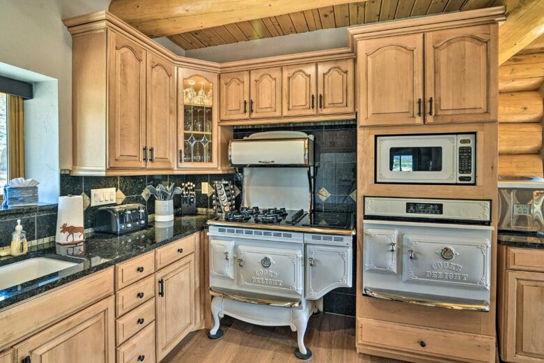Big Mack | Luxury Twin Lakes Cabin - Twin Lakes, Colorado