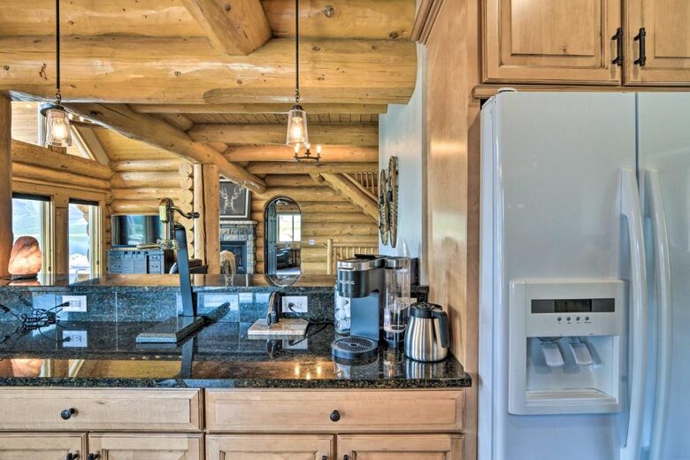 Big Mack | Luxury Twin Lakes Cabin - Twin Lakes, Colorado
