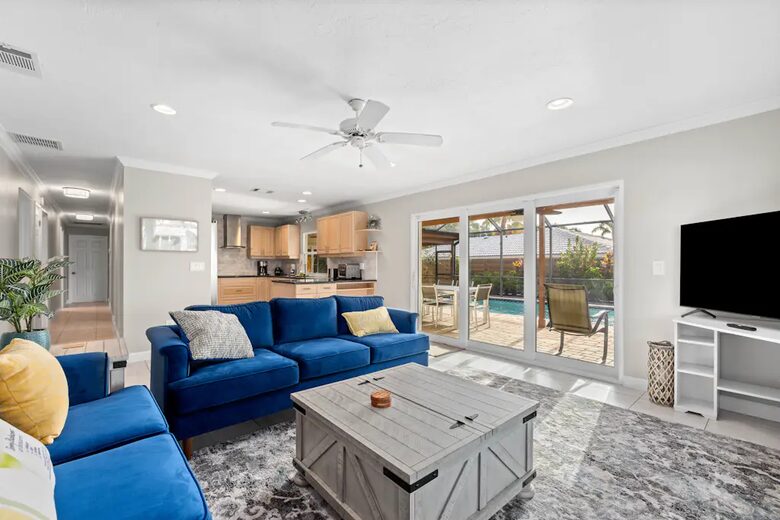 Siesta Key Canal-front Retreat - Sarasota, Florida