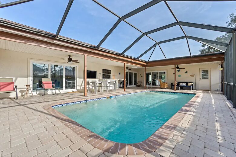 Siesta Key Canal-front Retreat - Sarasota, Florida