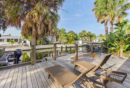 Siesta Key Canal-front Retreat - Sarasota, Florida