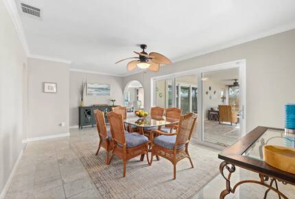 Siesta Key Canal-front Retreat - Sarasota, Florida