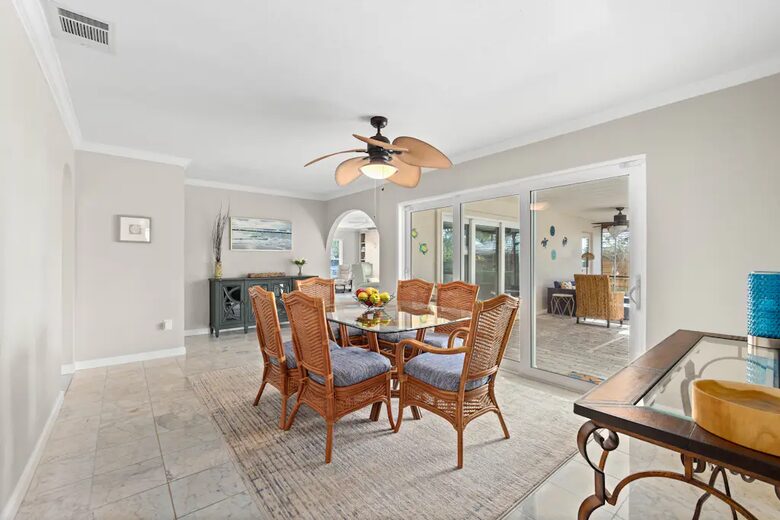 Siesta Key Canal-front Retreat - Sarasota, Florida