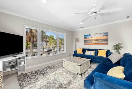 Siesta Key Canal-front Retreat - Sarasota, Florida