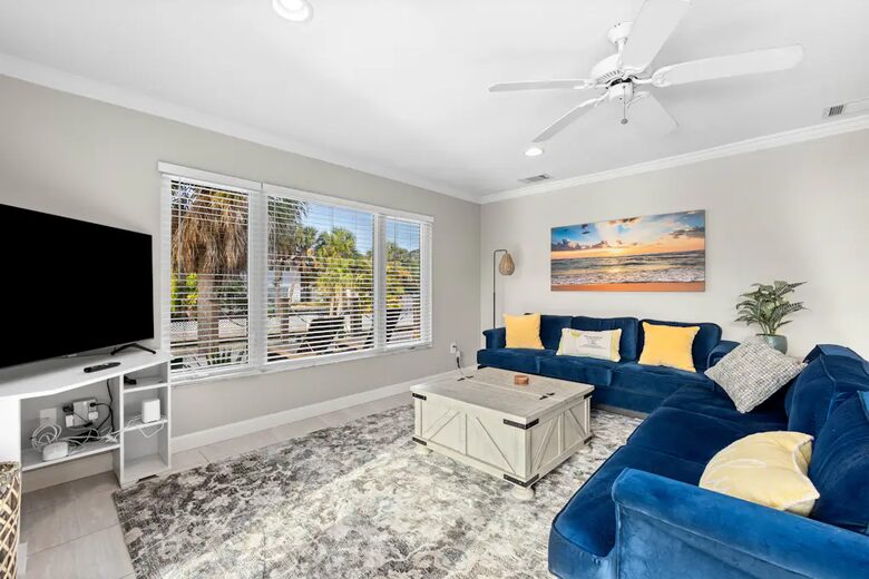 Siesta Key Canal-front Retreat - Sarasota, Florida