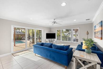 Siesta Key Canal-front Retreat - Sarasota, Florida