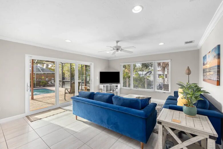 Siesta Key Canal-front Retreat - Sarasota, Florida