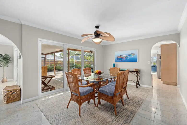 Siesta Key Canal-front Retreat - Sarasota, Florida