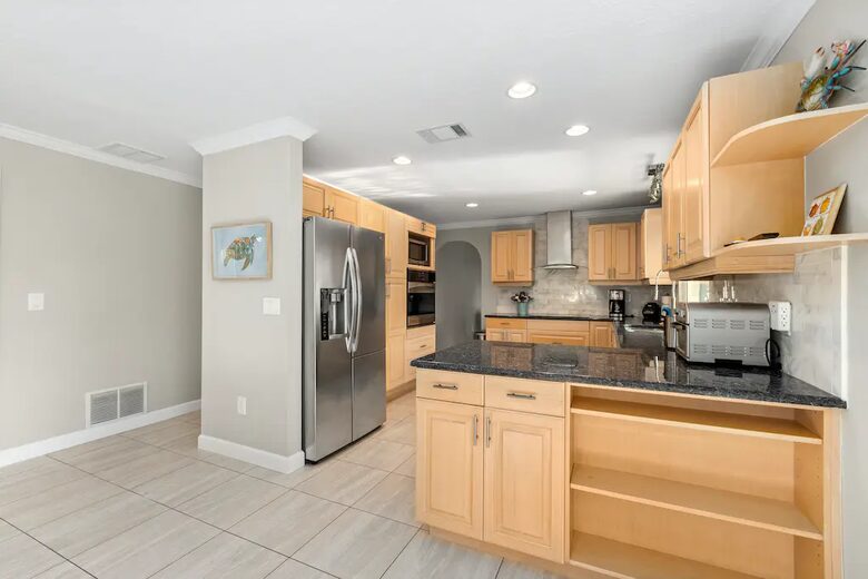 Siesta Key Canal-front Retreat - Sarasota, Florida