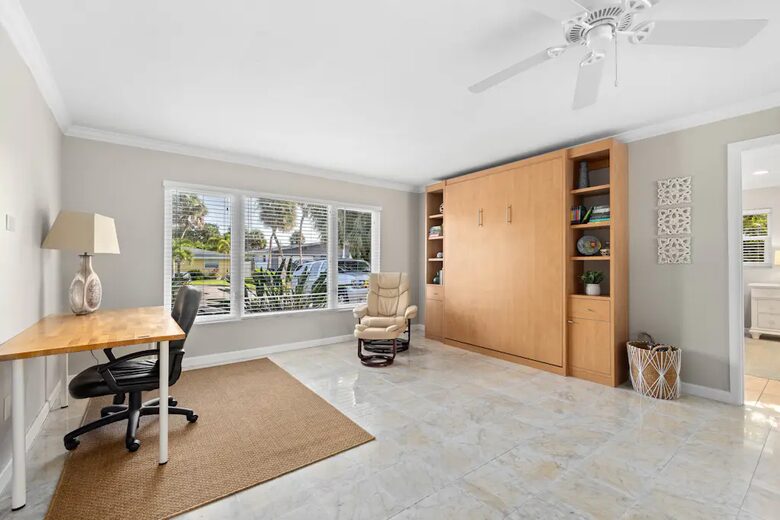 Siesta Key Canal-front Retreat - Sarasota, Florida