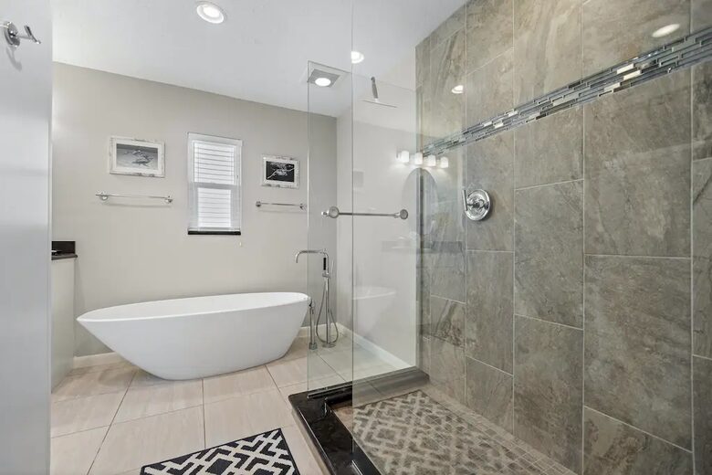 Siesta Key Canal-front Retreat - Sarasota, Florida