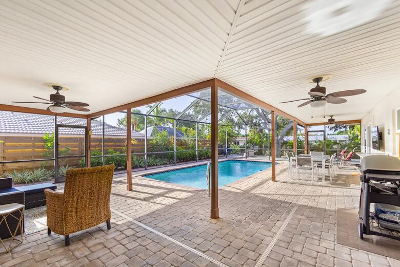 Siesta Key Canal-front Retreat - Sarasota, Florida