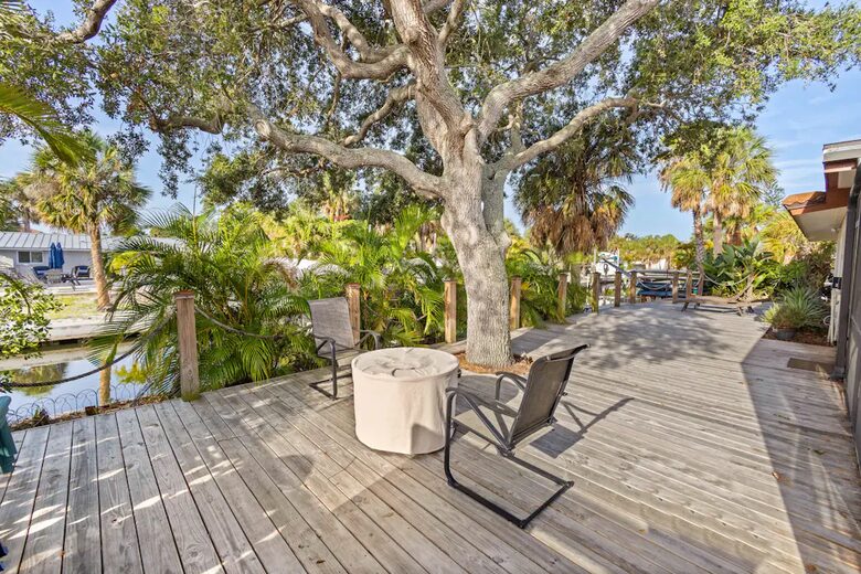 Siesta Key Canal-front Retreat - Sarasota, Florida