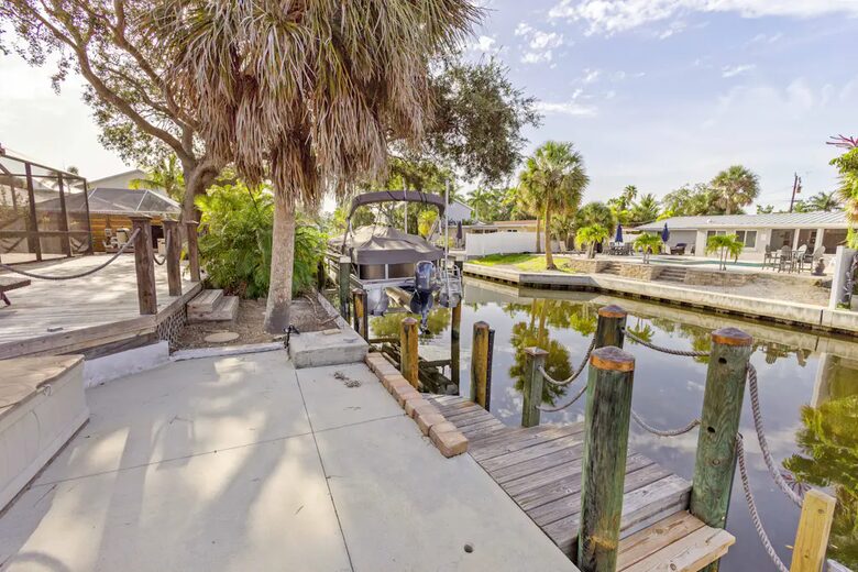 Siesta Key Canal-front Retreat - Sarasota, Florida