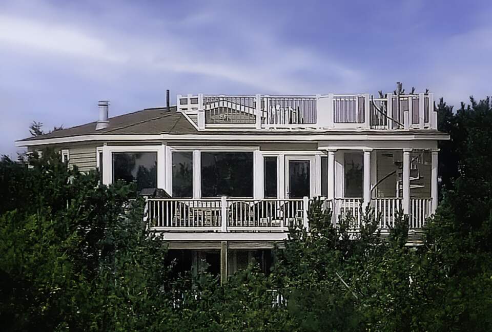 Dreamy Barnegat Light Oceanfront Shore Beach House - Barnegat Light, New Jersey