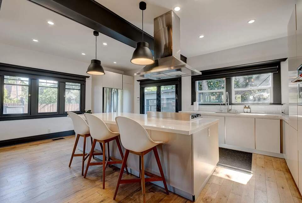 Graphite Grace | A Century-Old Craftsman Retreat - Los Angeles, California