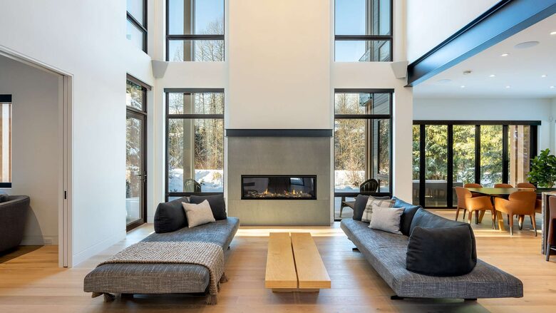 Tranquil Waters Luxe Chalet - Whistler, Canada
