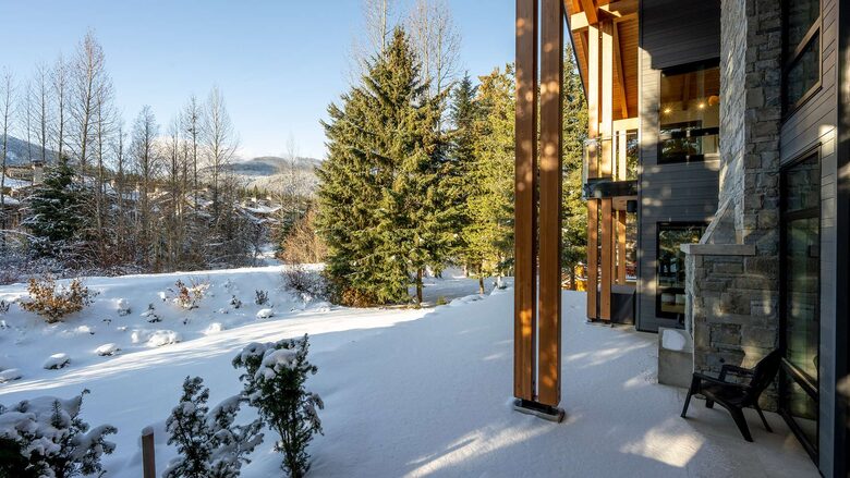 Tranquil Waters Luxe Chalet - Whistler, Canada