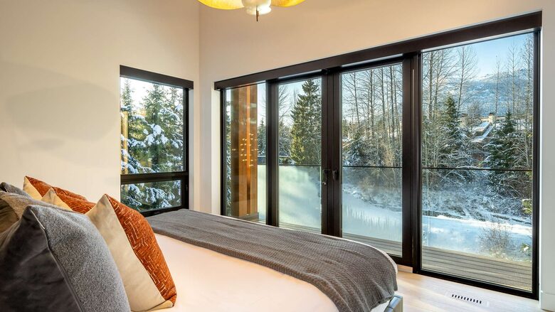 Tranquil Waters Luxe Chalet - Whistler, Canada