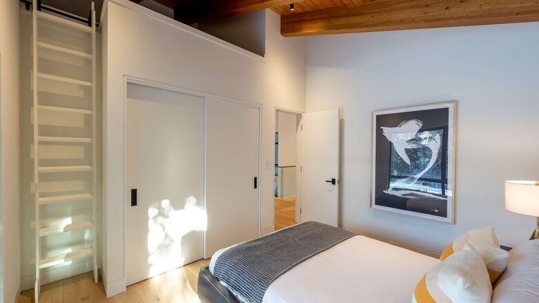 Tranquil Waters Luxe Chalet - Whistler, Canada