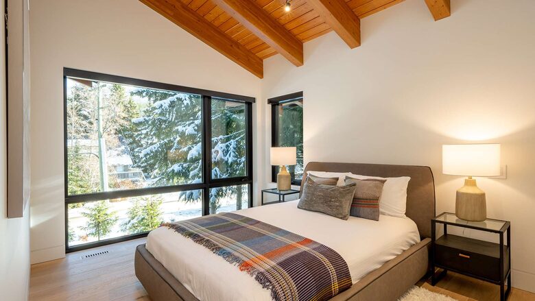 Tranquil Waters Luxe Chalet - Whistler, Canada