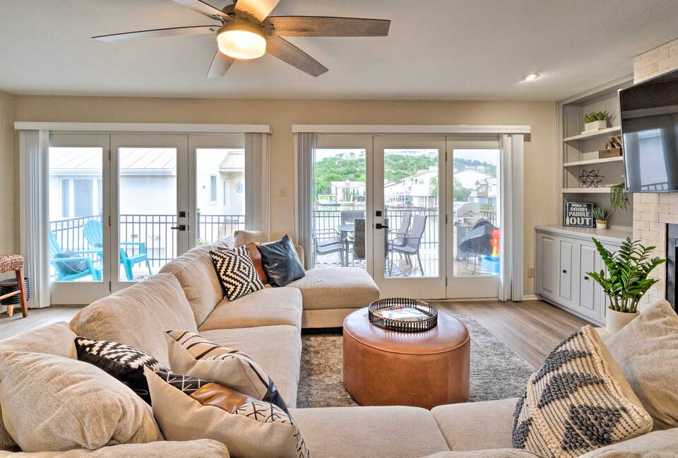 Waterfront Townhome on Lake LBJ - Horseshoe Bay, Texas