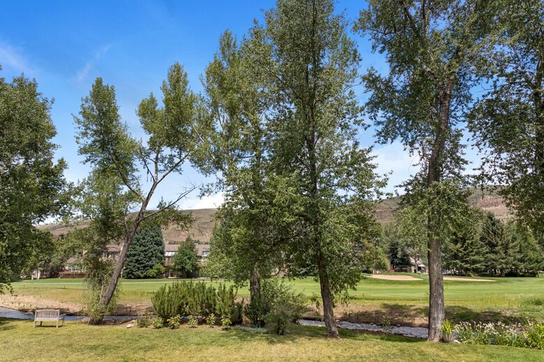 Modern 4BR Duplex | On Golf Course | Minutes to Beaver Creek + Vail - Avon, Colorado