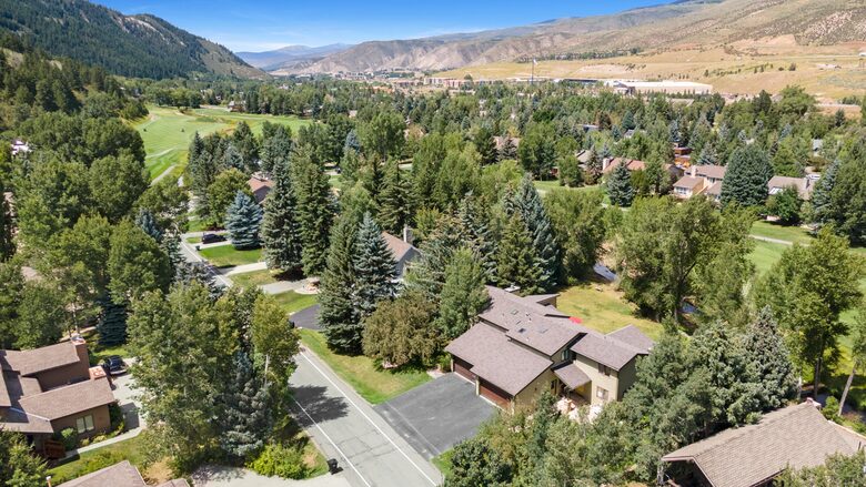 Modern 4BR Duplex | On Golf Course | Minutes to Beaver Creek + Vail - Avon, Colorado