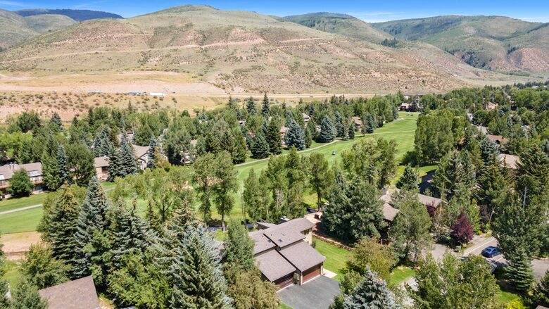 Modern 4BR Duplex | On Golf Course | Minutes to Beaver Creek + Vail - Avon, Colorado