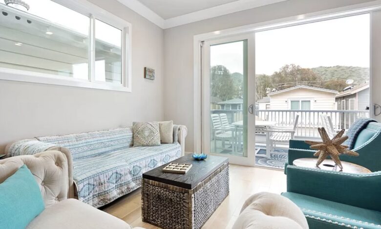 Charming Catalina Island Getaway with Rooftop Deck with Hot Tub - Avalon, California