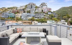 Charming Catalina Island Getaway with Rooftop Deck with Hot Tub - Avalon, California