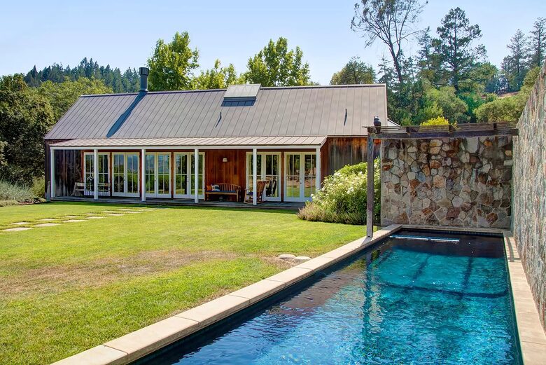 Blissful Bordeaux Bungalow - Saint Helena, California