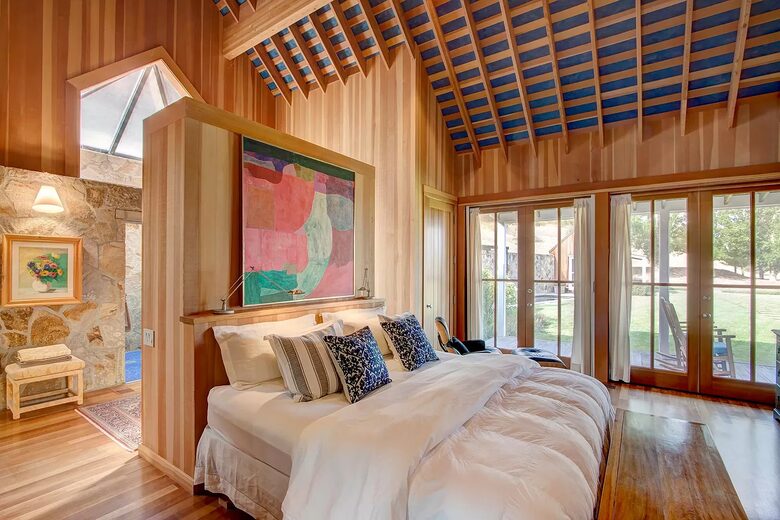 Blissful Bordeaux Bungalow - Saint Helena, California