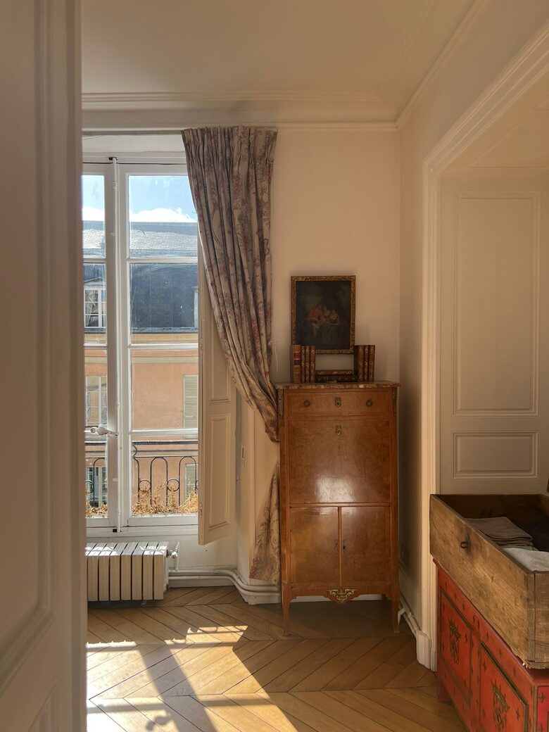Aristocratic Abode in Versailles - Versailles, France