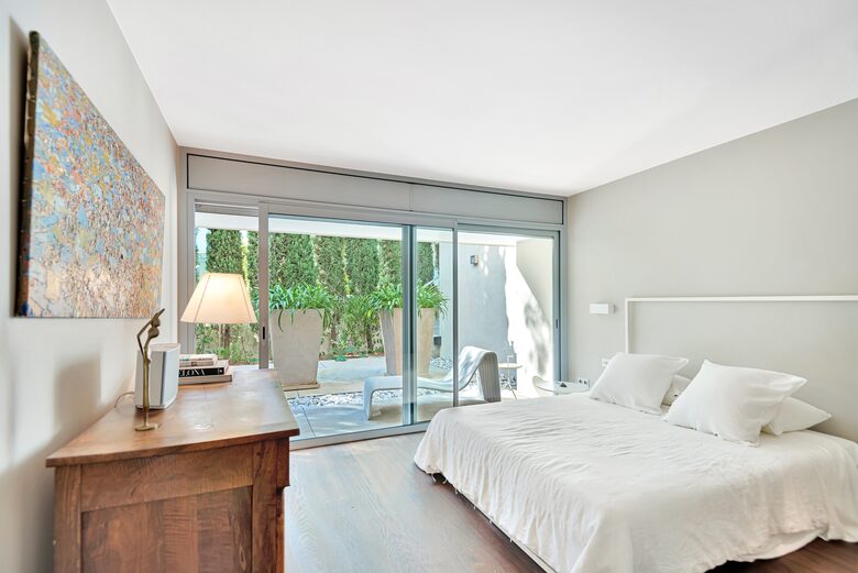Casa Torrent De Les Roses - Barcelona, Spain