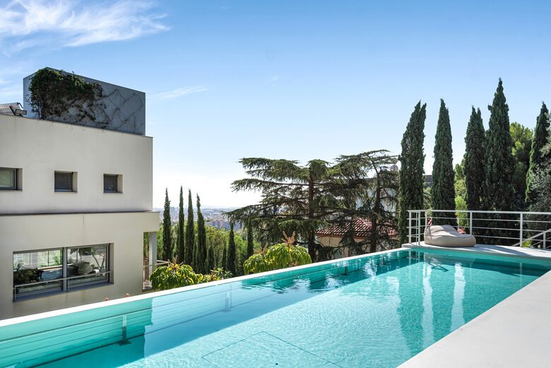 Casa Torrent De Les Roses - Barcelona, Spain