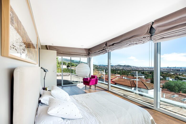 Casa Torrent De Les Roses - Barcelona, Spain