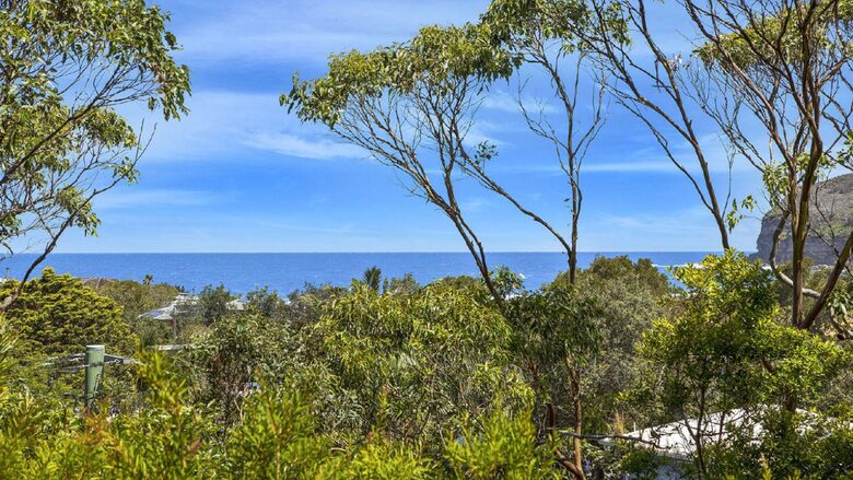 Coastal Haven Beach House - Copacabana, Australia
