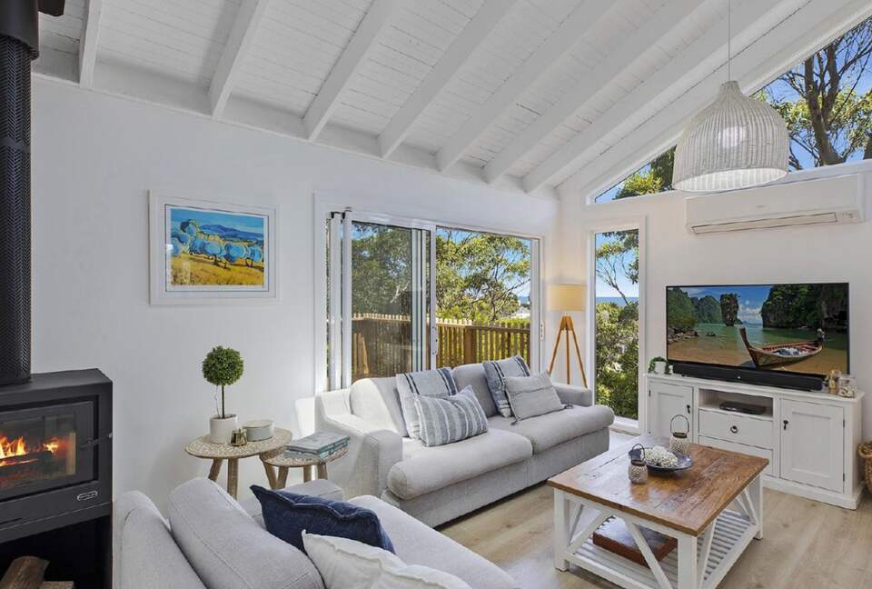 Coastal Haven Beach House - Copacabana, Australia